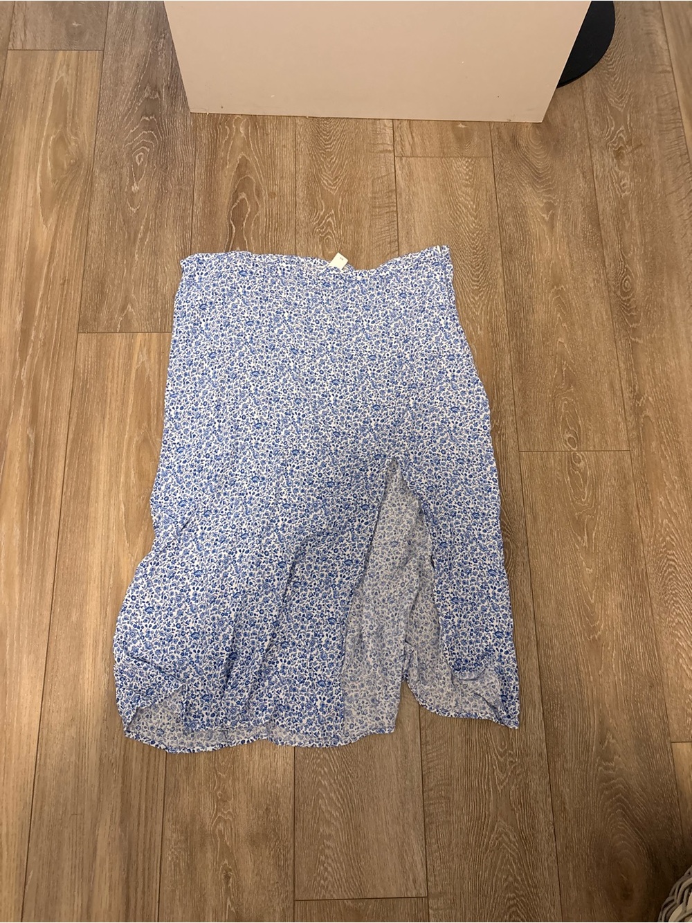 H&M Blue Floral Midi Skirt